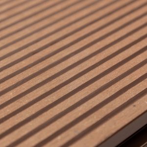 Deck de composite material PPR Castanho